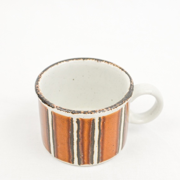 Midwinter Stonehenge earth mugs - Picture 3 of 3